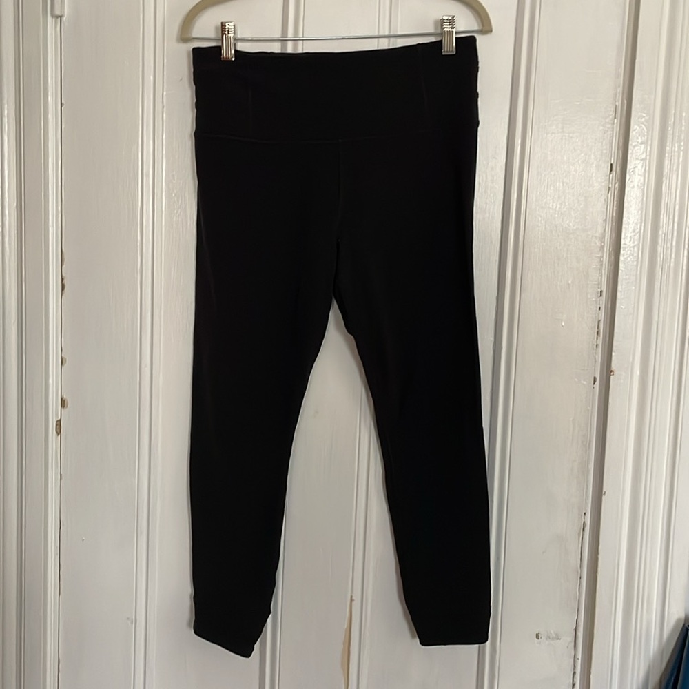 Athleta black Elation Pirouette 7/8 tight leggings, size Large
